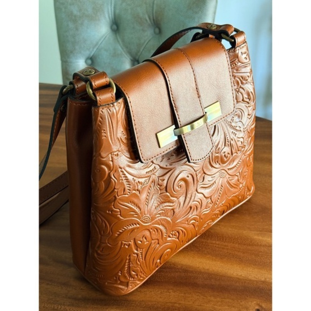 Patricia Nash Larone Tooled Leather Floral Embossed Shoulder Bag Tan Brown Nwot